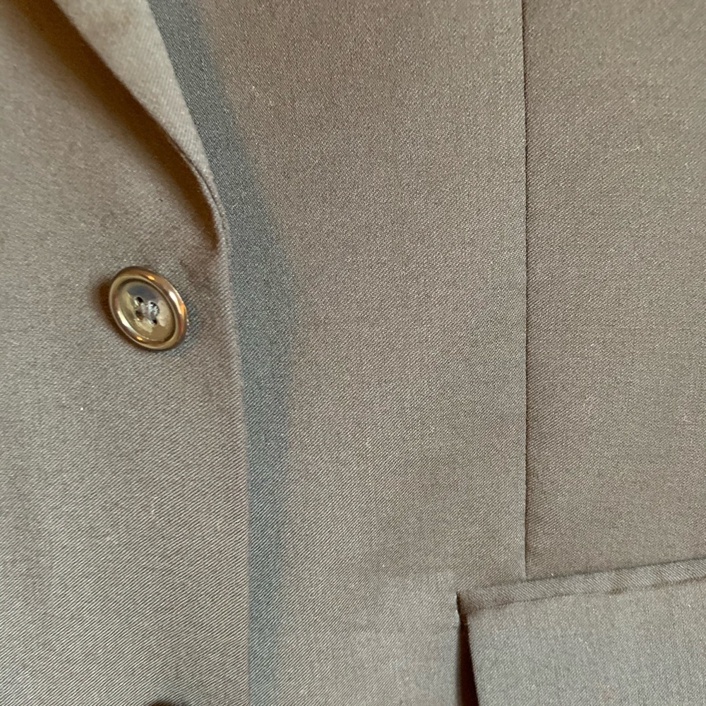 Jos A Bank Navy Blue Suit Mens Size 48R Pre-Owned. - Picture 2 of 5